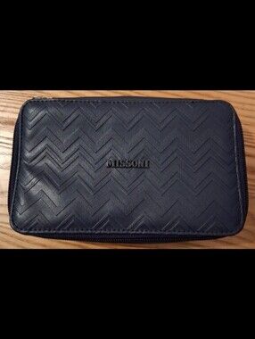 EUC Missoni & Delta Airlines Navy Chevron Travel Cosmetic Beauty Zip Case Bag